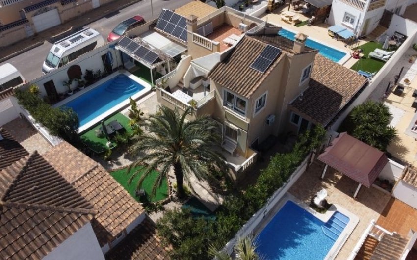 Resale - Villa -
Orihuela Costa - Costa Blanca