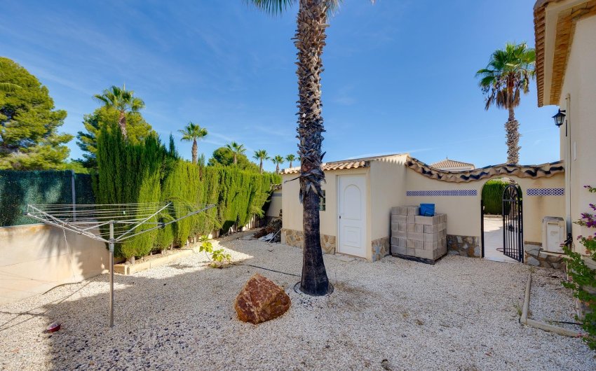 Resale - Villa -
Orihuela Costa - Costa Blanca
