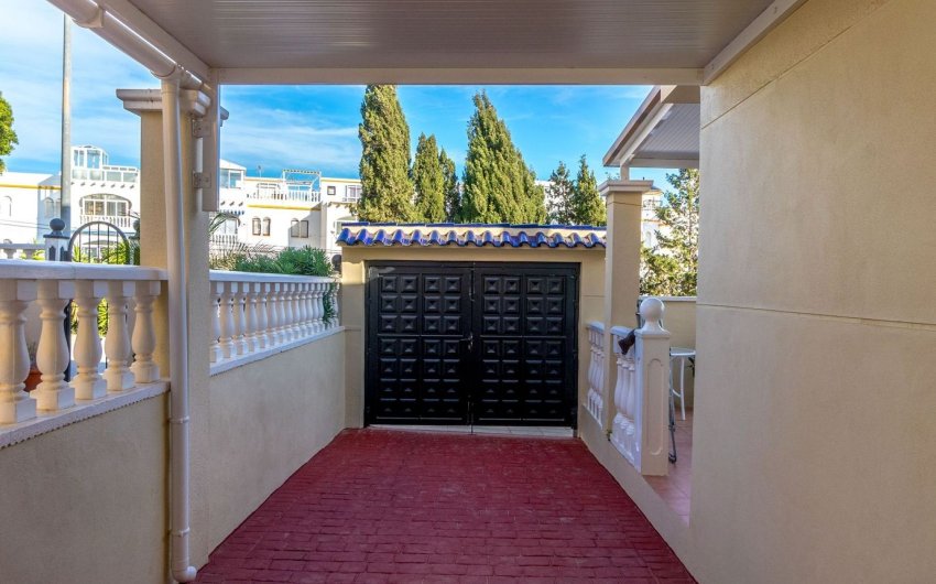 Resale - Villa -
Orihuela Costa - Costa Blanca