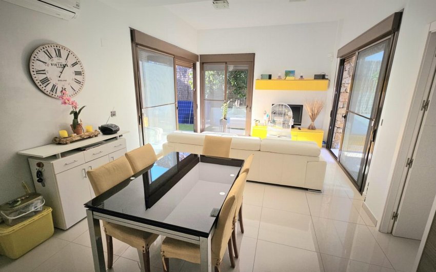 Resale - Villa -
Orihuela Costa - Costa Blanca