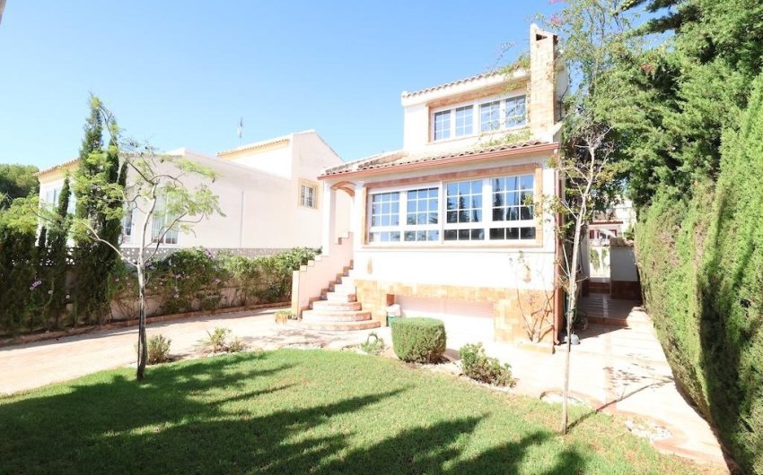Resale - Villa -
Orihuela Costa - Costa Blanca