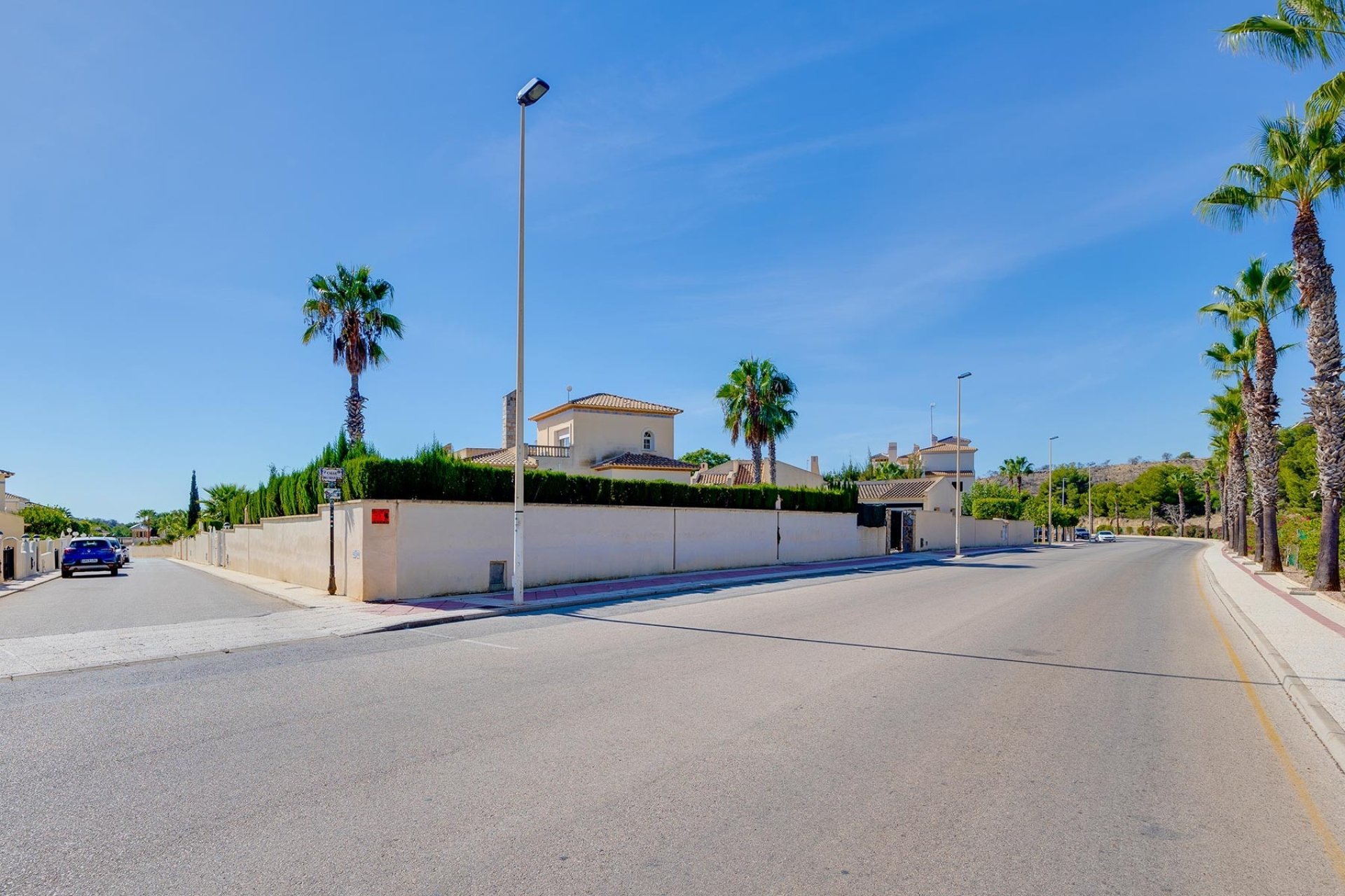 Resale - Villa -
Orihuela Costa - Costa Blanca