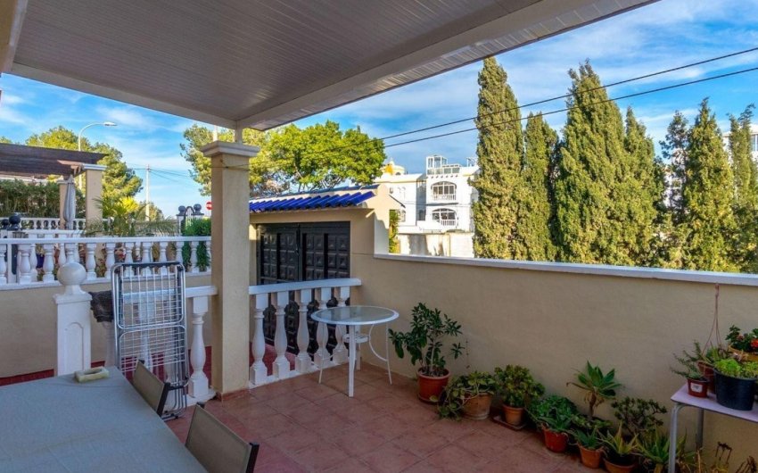 Resale - Villa -
Orihuela Costa - Costa Blanca