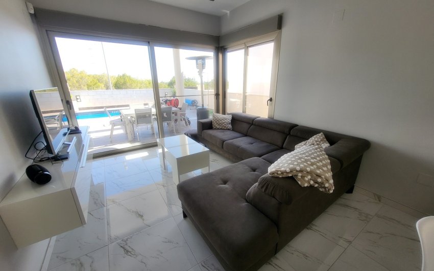 Resale - Villa -
Orihuela Costa - Costa Blanca
