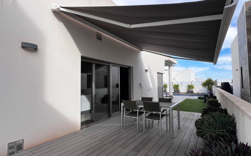 Resale - Villa -
Orihuela Costa - Costa Blanca