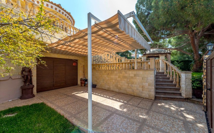 Resale - Villa -
Orihuela Costa - Costa Blanca