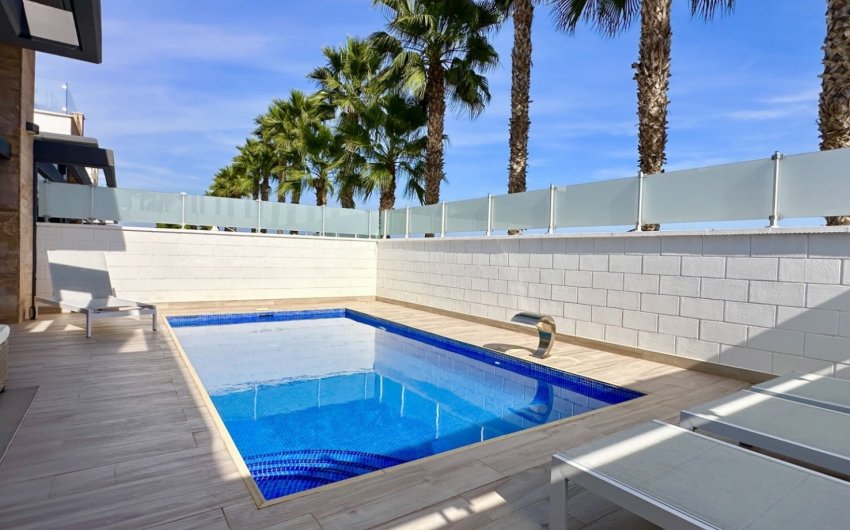 Resale - Villa -
Orihuela Costa - Costa Blanca