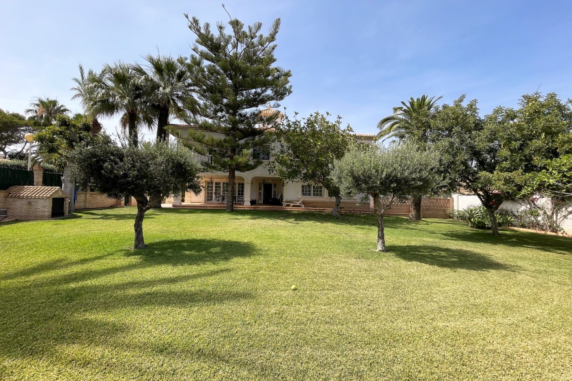 Resale - Villa -
Orihuela Costa - Costa Blanca