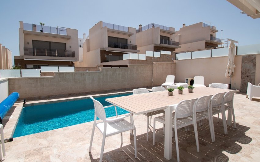 Resale - Villa -
Orihuela Costa - Costa Blanca