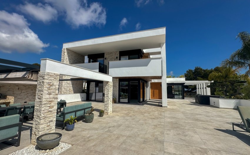 Resale - Villa -
Orihuela Costa - Costa Blanca