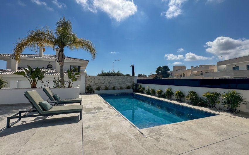 Resale - Villa -
Orihuela Costa - Costa Blanca