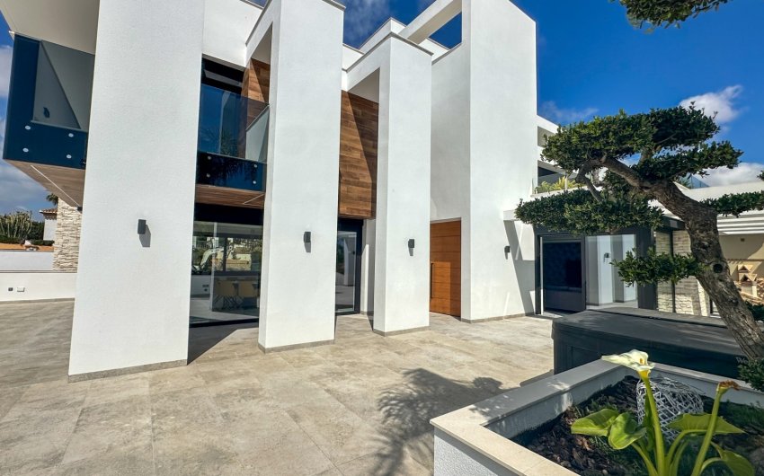 Resale - Villa -
Orihuela Costa - Costa Blanca