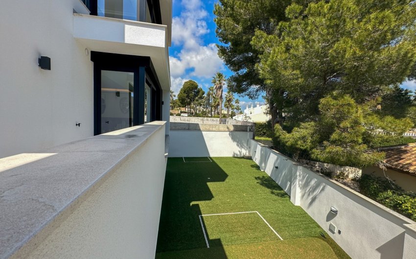 Resale - Villa -
Orihuela Costa - Costa Blanca