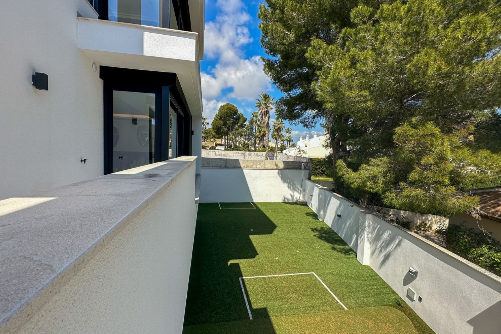 Resale - Villa -
Orihuela Costa - Costa Blanca