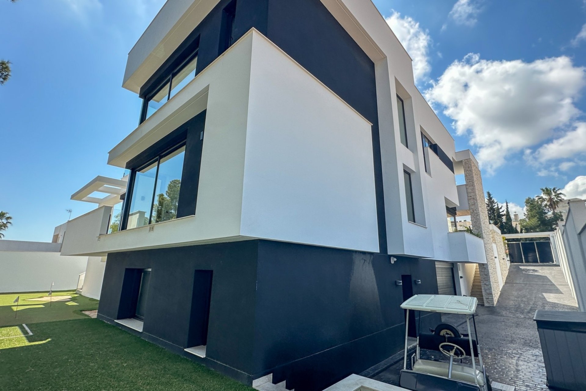 Resale - Villa -
Orihuela Costa - Costa Blanca