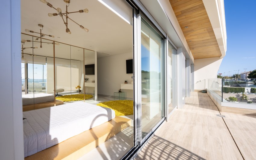 Resale - Villa -
Orihuela Costa - Costa Blanca