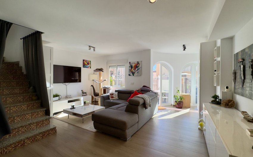 Resale - Villa -
Orihuela Costa - Costa Blanca