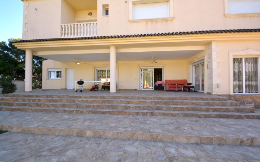 Resale - Villa -
Orihuela Costa - Costa Blanca