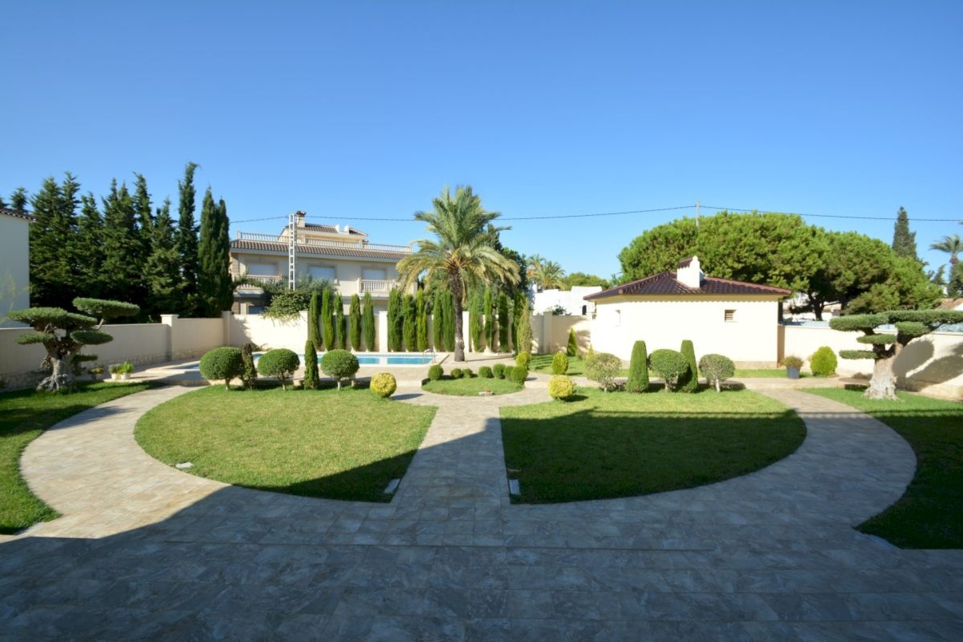 Resale - Villa -
Orihuela Costa - Costa Blanca