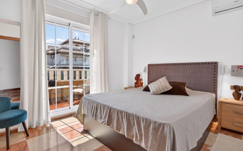 Resale - Villa -
Orihuela Costa - Costa Blanca