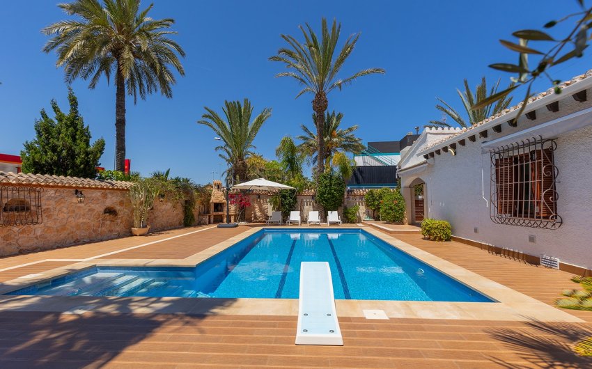 Resale - Villa -
Orihuela Costa - Costa Blanca