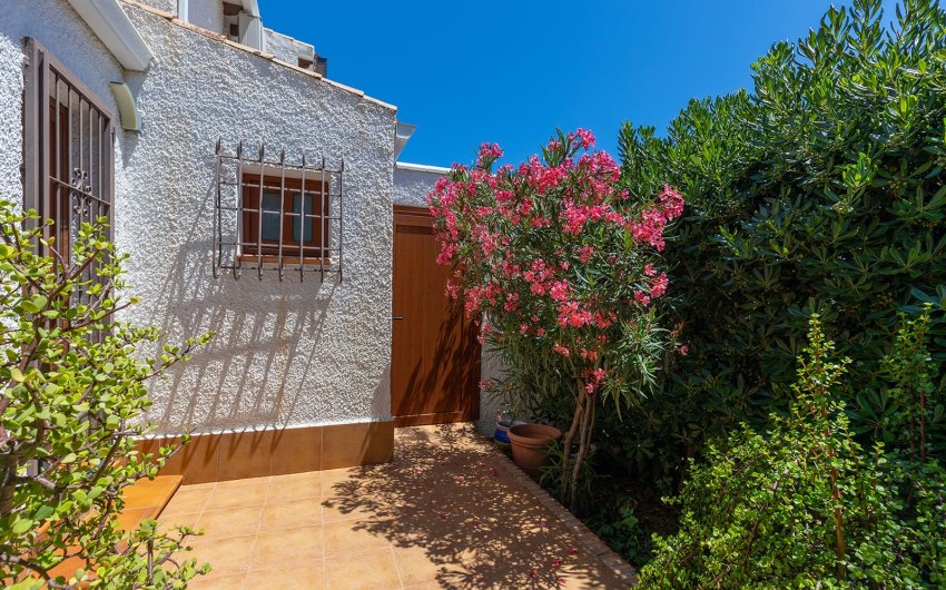 Resale - Villa -
Orihuela Costa - Costa Blanca