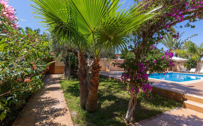 Resale - Villa -
Orihuela Costa - Costa Blanca