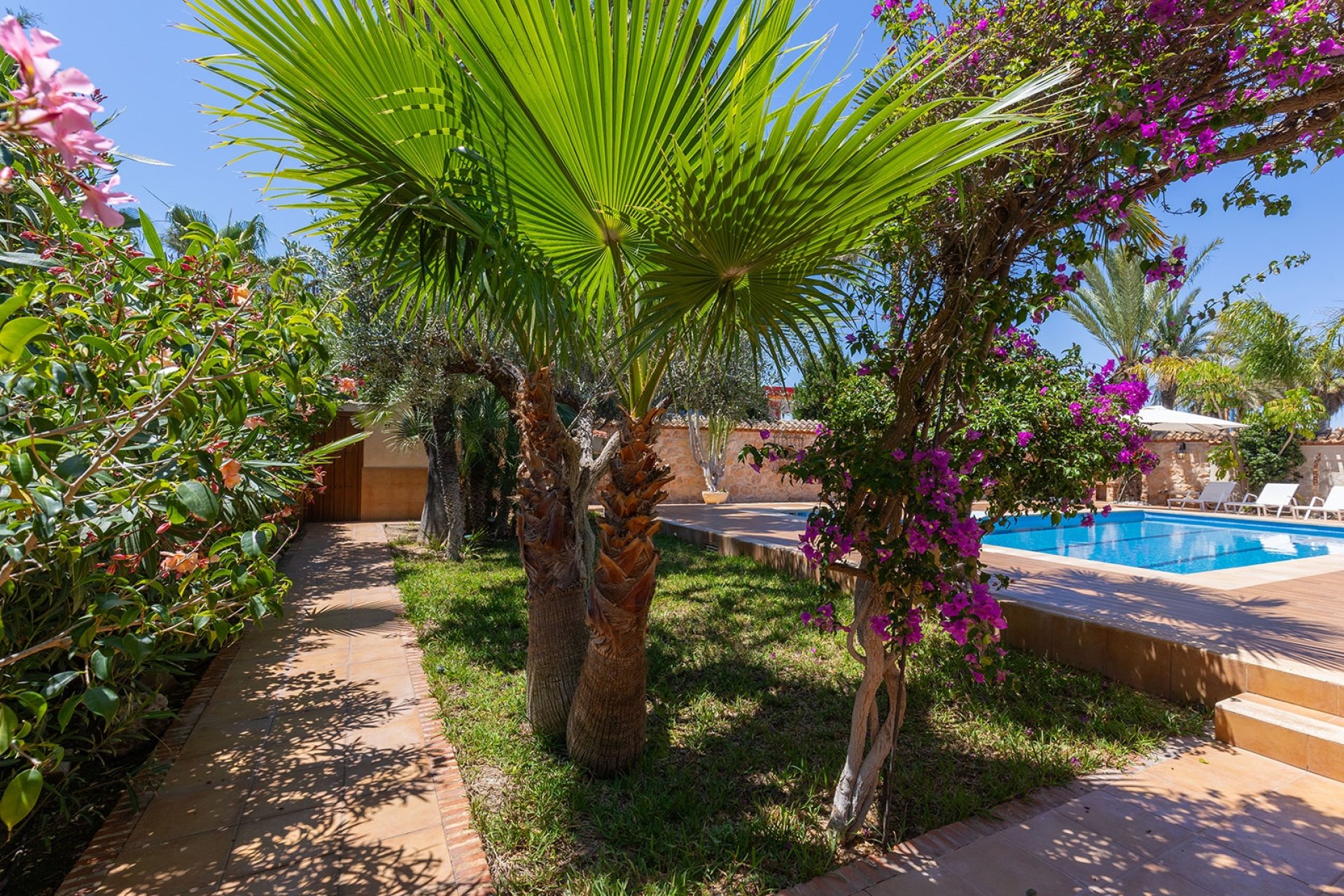 Resale - Villa -
Orihuela Costa - Costa Blanca