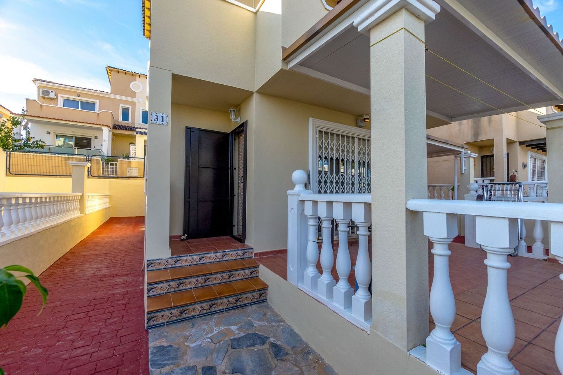 Resale - Villa -
Orihuela Costa - Costa Blanca