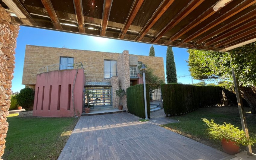 Resale - Villa -
Orihuela Costa - Dehesa de Campoamor