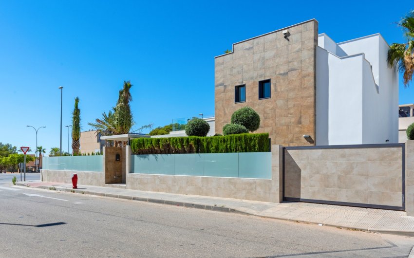 Resale - Villa -
Orihuela Costa - Dehesa de campoamor