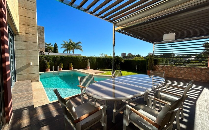 Resale - Villa -
Orihuela Costa - Dehesa de campoamor