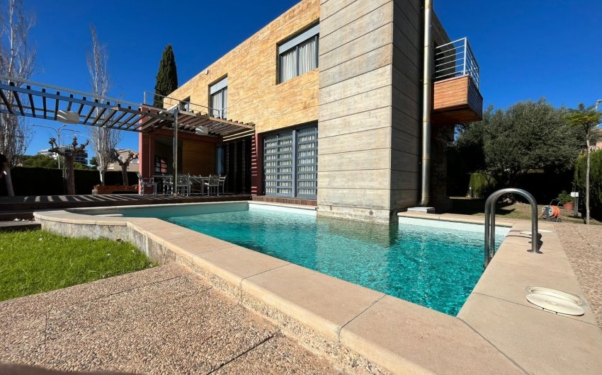Resale - Villa -
Orihuela Costa - Dehesa de campoamor