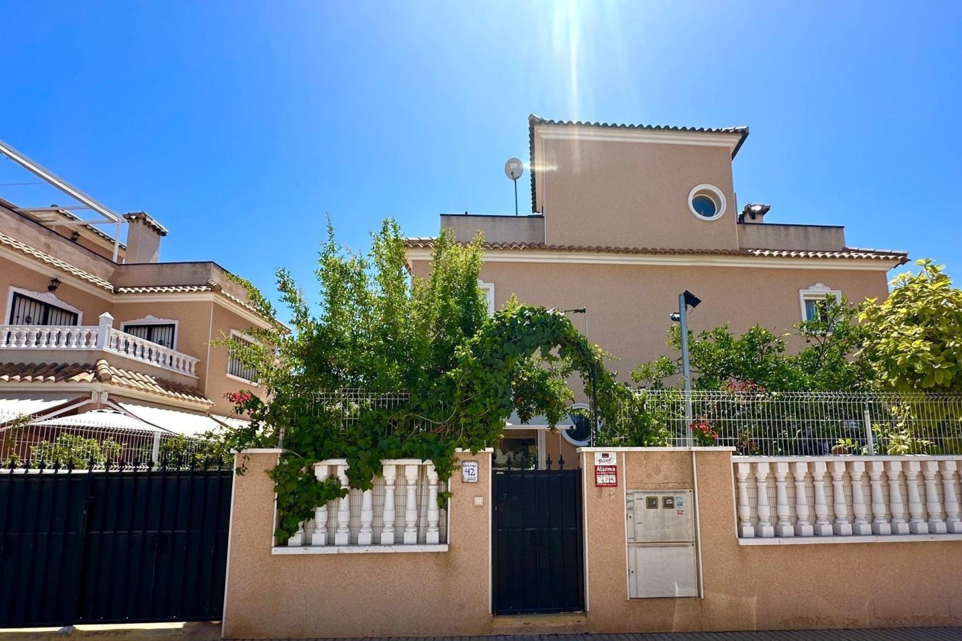 Resale - Villa -
Orihuela Costa - La Regia