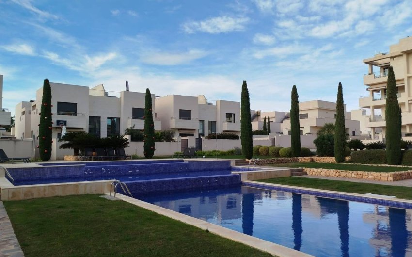Resale - Villa -
Orihuela Costa - La Zenia