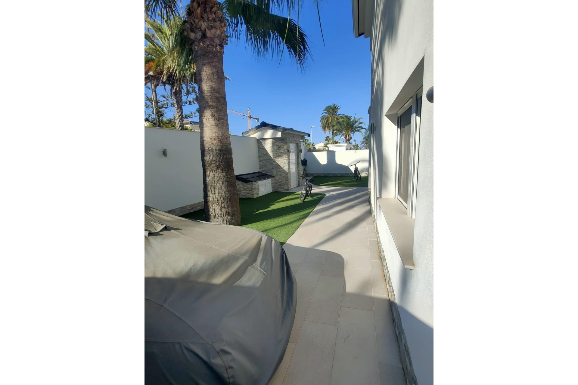 Resale - Villa -
Orihuela Costa - La Zenia