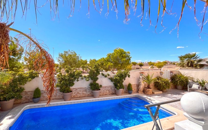 Resale - Villa -
Orihuela Costa - La Zenia