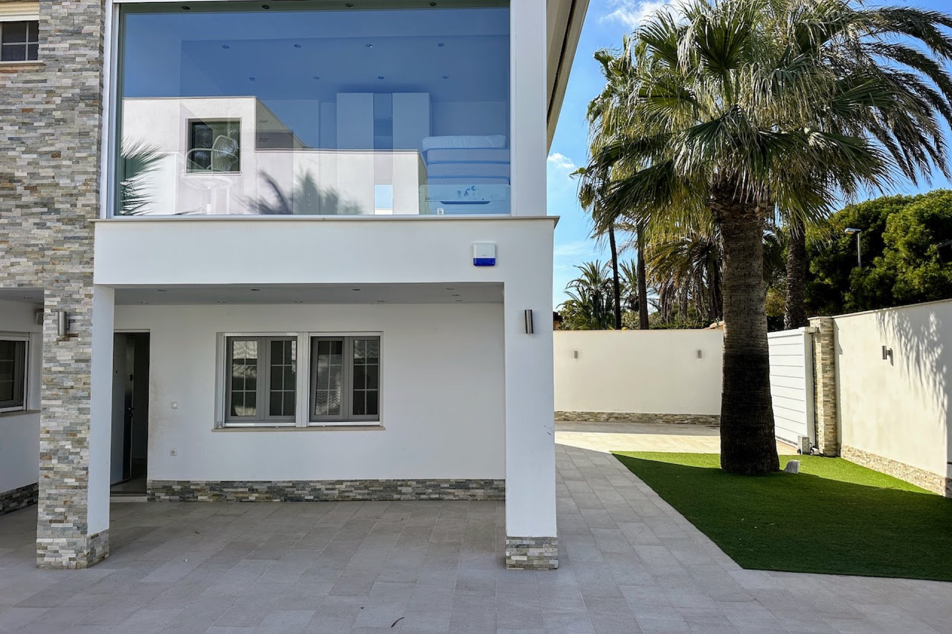 Resale - Villa -
Orihuela Costa - La Zenia