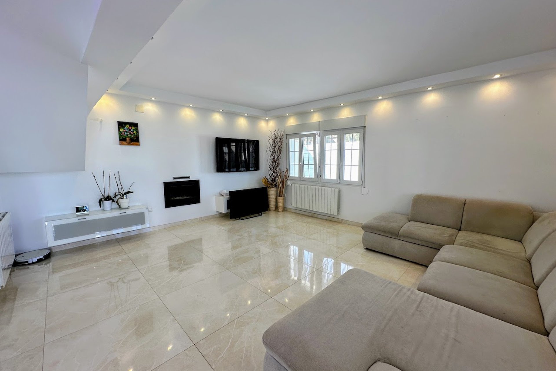 Resale - Villa -
Orihuela Costa - La Zenia