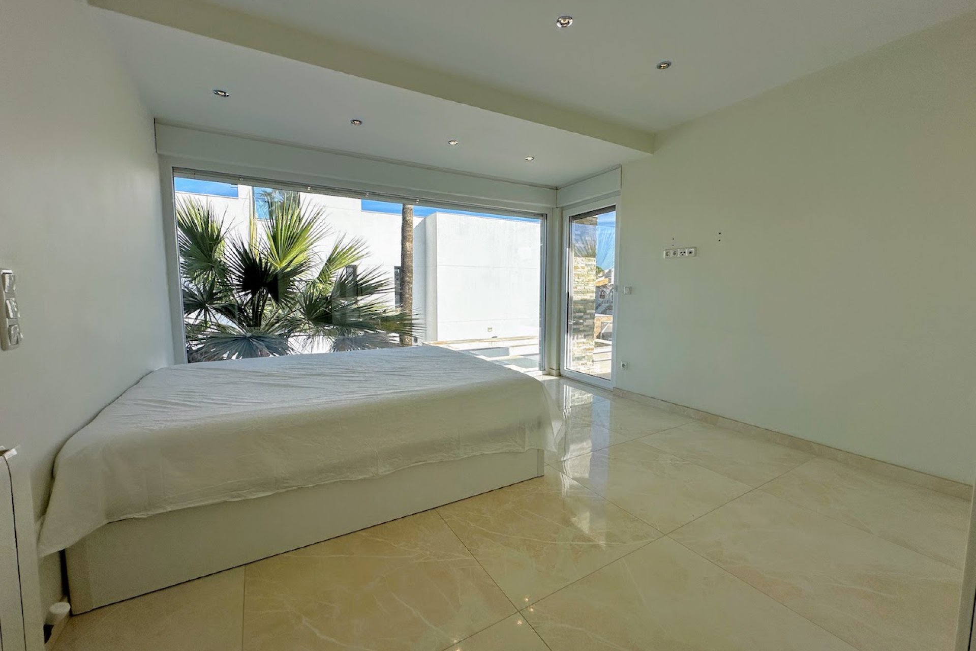 Resale - Villa -
Orihuela Costa - La Zenia