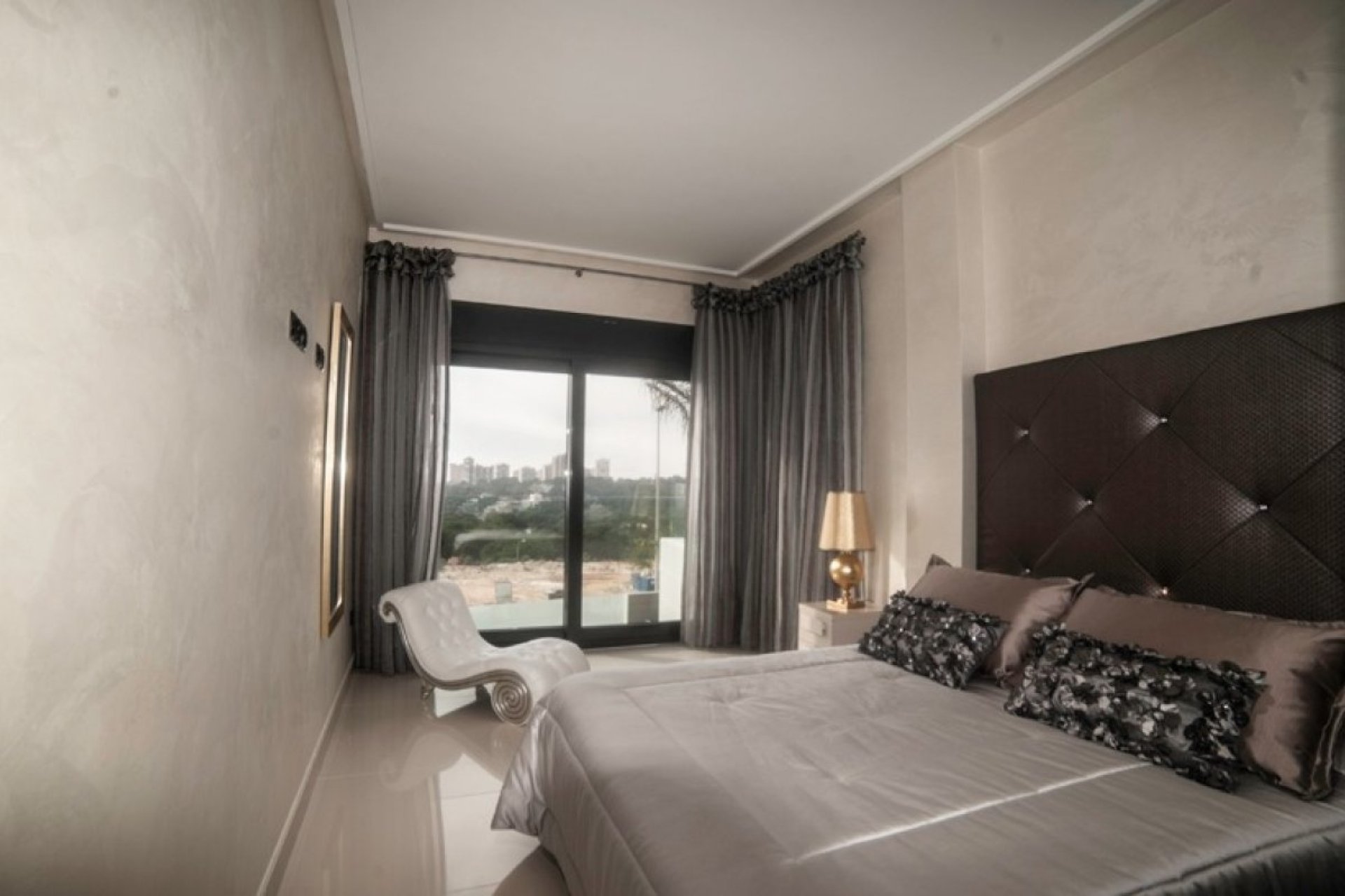 Resale - Villa -
Orihuela Costa - La Zenia