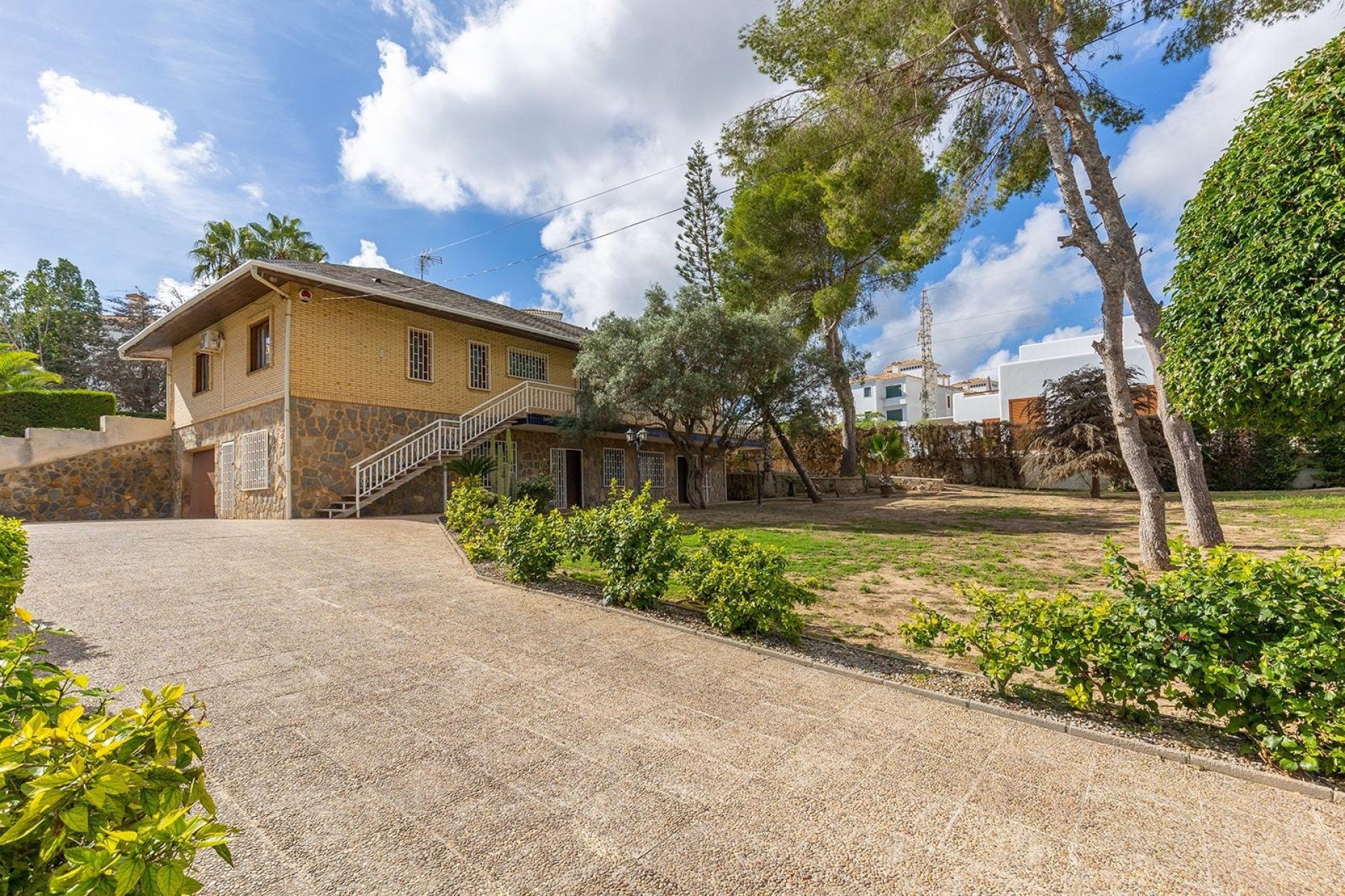 Resale - Villa -
Orihuela Costa - Las Filipinas