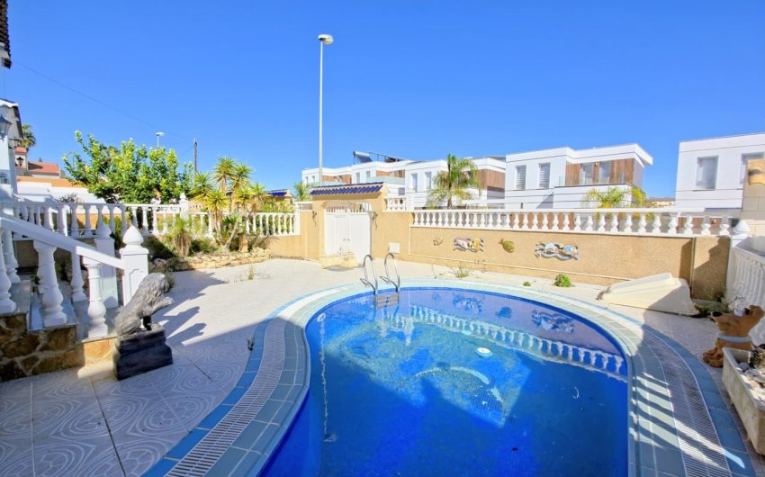 Resale - Villa -
Orihuela Costa - Las Filipinas