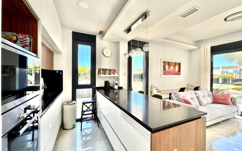 Resale - Villa -
Orihuela Costa - Lomas de Cabo Roig