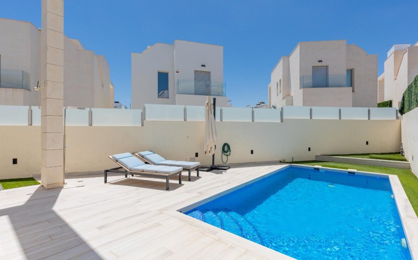 Resale - Villa -
Orihuela Costa - Lomas de Cabo Roig