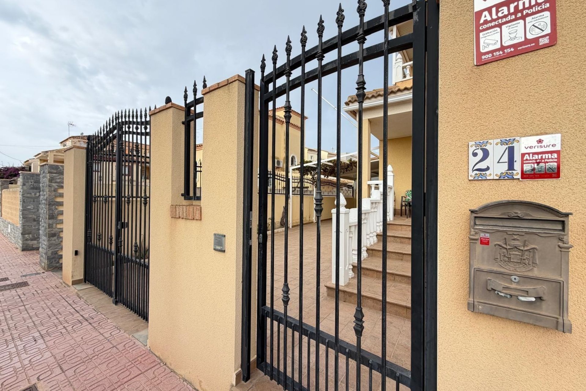 Resale - Villa -
Orihuela Costa - Lomas De Don Juan