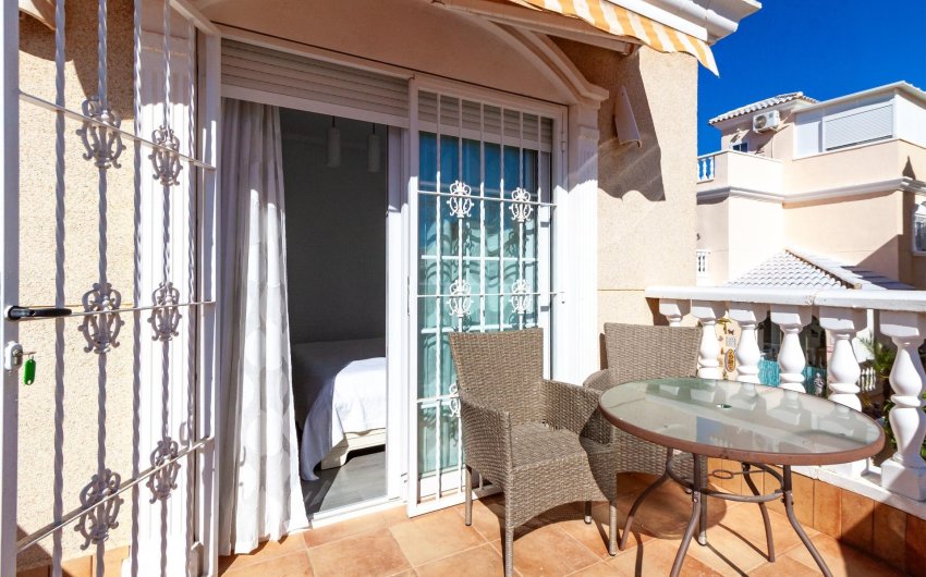 Resale - Villa -
Orihuela Costa - Los Almendros-la Florida