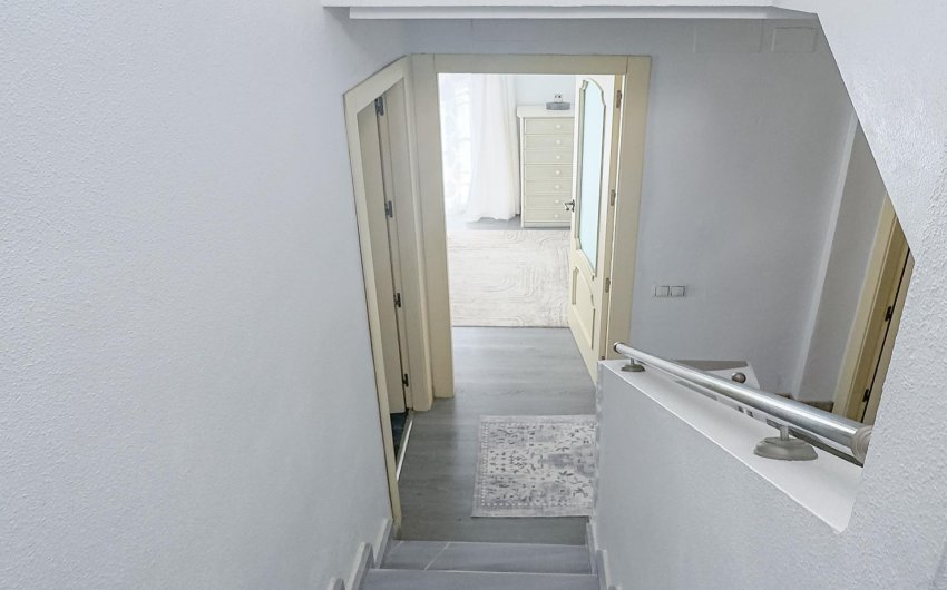 Resale - Villa -
Orihuela Costa - Los Almendros-la Florida