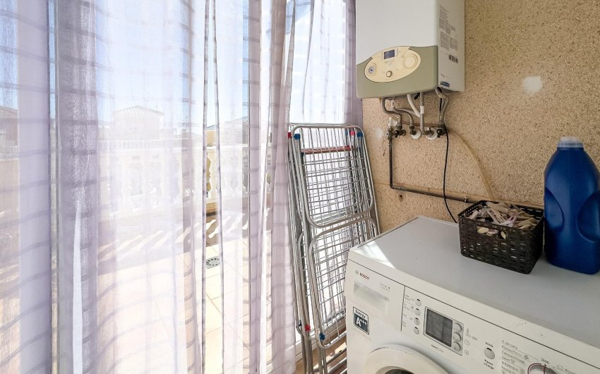 Resale - Villa -
Orihuela Costa - Los Almendros-la Florida