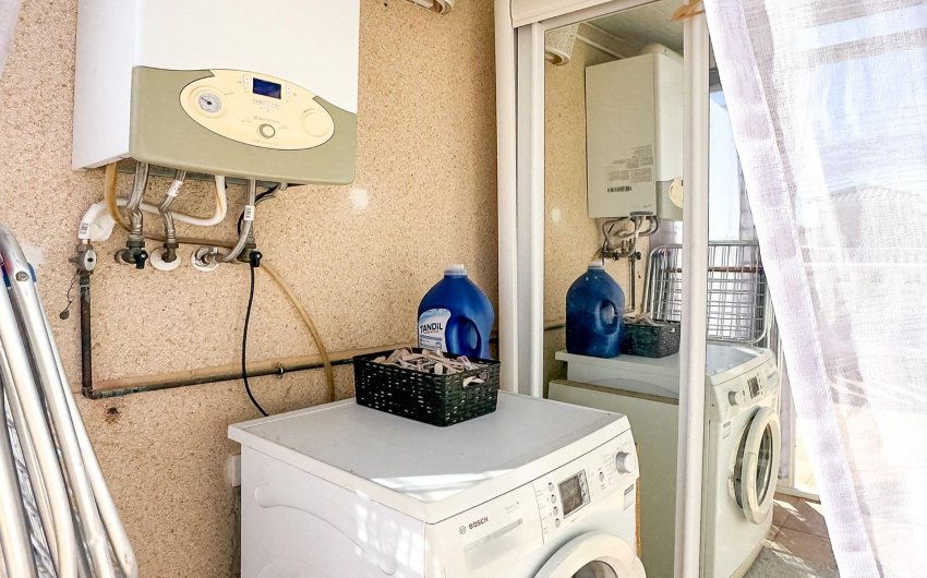 Resale - Villa -
Orihuela Costa - Los Almendros-la Florida